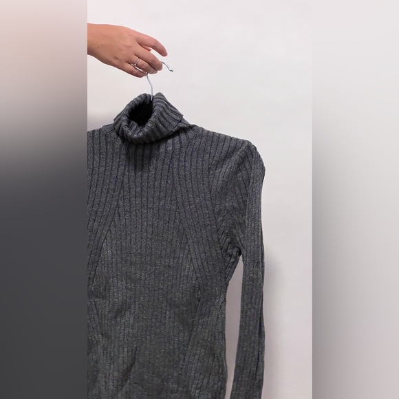 Ribbed turtle neck knit sweater - Picture 1 of 2